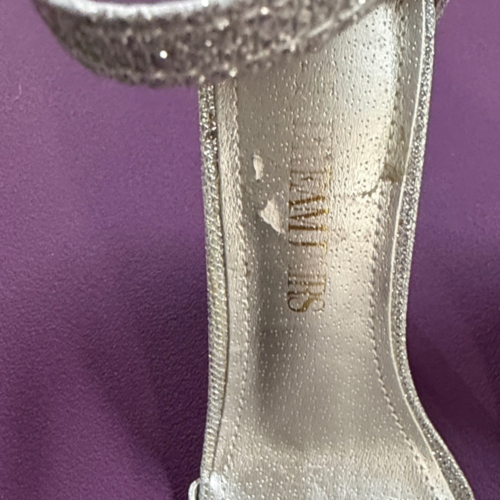Dream Pairs Shimmering Silver Heels, Size 6 - Picture 7 of 11
